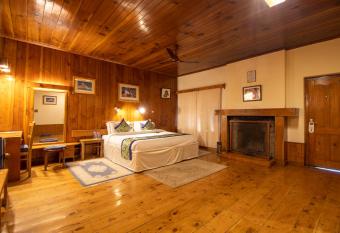 Hotel Negi s Mayflower A heritage Since 1965 has rooms with a private hot tub