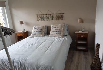 HOTE MERLIMONT allows 18 year olds to book a room