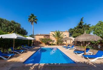 Villa Cas Verros has Balcony rooms