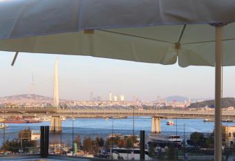 Vento Hotel allows 18 year olds to book a room