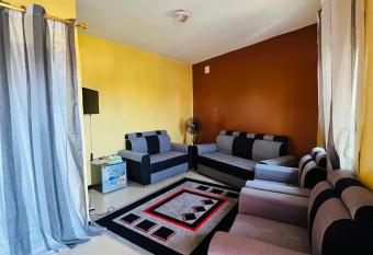 Saint-Louis Havre de paix allows 18 year olds to book a room