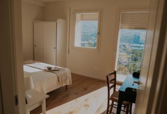 Casalloro has Balcony rooms