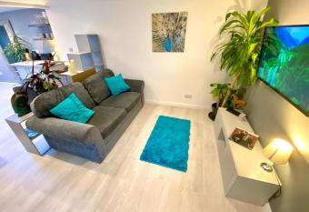 A Hidden Gem With Private Hot Tub and Garden has rooms with a private hot tub