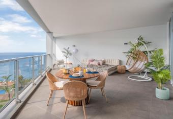 Luxury holiday - Madeira Oceanview Paradise has rooms with a private hot tub
