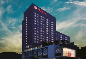 Ramada Plaza by Wyndham Suwon allows 18 year olds to book a room