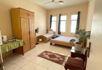 old muscat allows 18 year olds to book a room