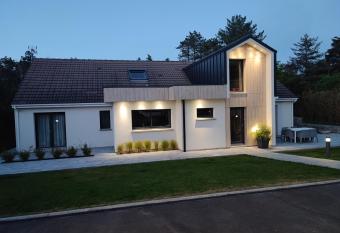 Art de l    allows 18 year olds to book a room