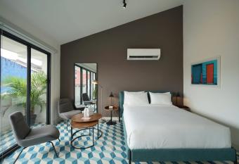 Artistic Loft in Santa Ana allows 18 year olds to book a room