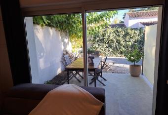 Le C  t   Lub has Balcony rooms