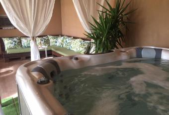 K  kszi Beach Nyaral  h  zak allows 18 year olds to book a room