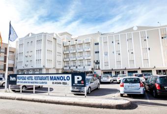 Manolo allows 18 year olds to book a room