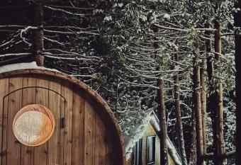 Chalet bord de l'eau has Balcony rooms