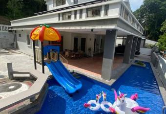 30PAX 5BR Villa Kids Swimming pool, KTV, Pool tables BBQ near SPICE Arena Penang 9800 SQFT allows 18 year olds to book a room