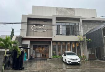 Esma Family GuestHouse has Balcony rooms