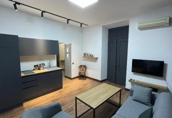 1BDB apartment in the small center allows 18 year olds to book a room