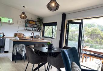 Paihia Central Apartments allows 18 year olds to book a room