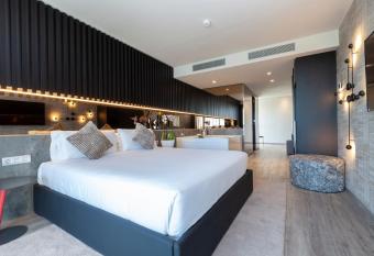 Hotel SB BCN Events 4* Sup allows 18 year olds to book a room