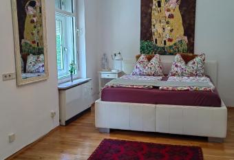City Apartment am Lendkanal, Klagenfurt allows 18 year olds to book a room