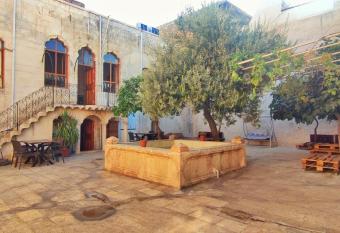 Ta  k  ran Boutique Hotel allows 18 year olds to book a room