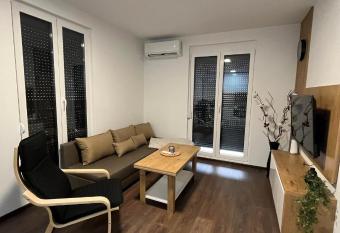 Apartman Zona has Balcony rooms