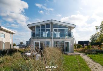 Ferienhaus Strandmuschel Marina Wendtorf allows 18 year olds to book a room