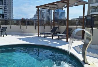 Lindo Flat no Edif  cio Cosmopolitan, com GARAGEM e PISCINA has Balcony rooms