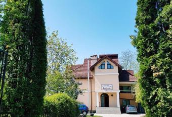 Pensiunea Ambiance has Balcony rooms