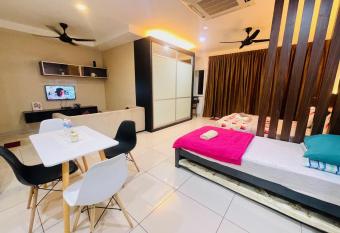 Ola Studio Penang at Mansion One has Balcony rooms