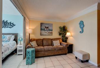 Sea Turtle Deluxe Oceanfront Condo has Balcony rooms