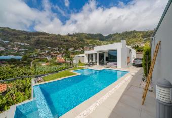 House with pool and sea view Pearl of Calheta has Balcony rooms