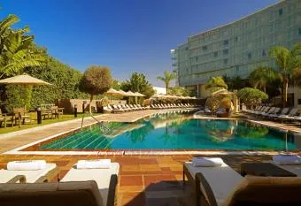 Pyramids Stars view inn has Smoking/Balcony rooms