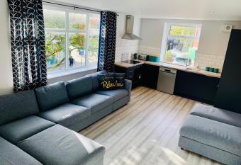 The Lower Gathering - Sleeps Up To 13 allows 18 year olds to book a room