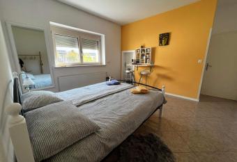 BED AND BREAKFAST SWALLOW allows 18 year olds to book a room