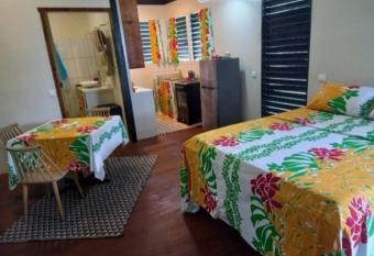 Le Haapiti Surf allows 18 year olds to book a room