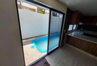 Casa de lujo para 11 personas, con alberca c  ntrica, pet friendly, con estacionamiento CASA LEYRE has Balcony rooms