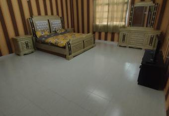 Private Comfy Bedroom in Shared Apartment allows 18 year olds to book a room