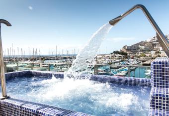 Morasol Suites has Balcony rooms