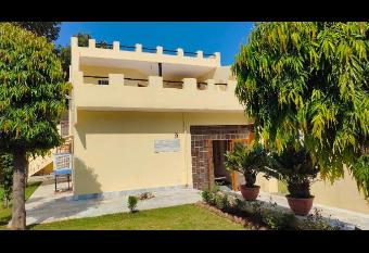 saket guest house jaipur has Balcony rooms