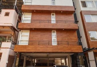 Aira Serviced Apartments has Balcony rooms