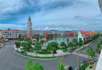 Th  i Long Hotel Grand World Ph   Qu   c has Balcony rooms