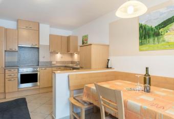 Huterhof Apt Tatschblick has Balcony rooms