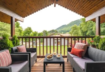 Espectacular apartamento de madera frente al r  o Ter - Camprodon has Balcony rooms