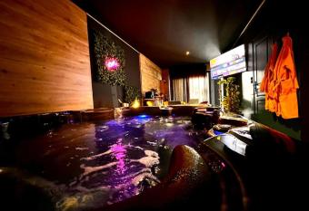 Homelove Spa has Balcony rooms