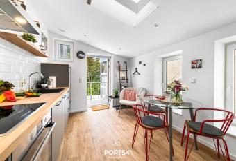 Little Lobster allows 18 year olds to book a room