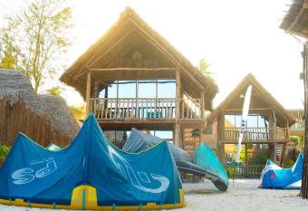 Mwananchi Bungalows has Balcony rooms