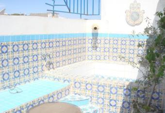 Dar Warda allows 18 year olds to book a room