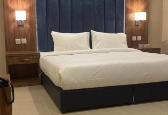                                               allows 18 year olds to book a room