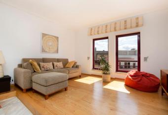 Lisboa Tejo Apartment @ Stay like a local at Alg  s allows 18 year olds to book a room