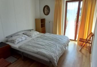 Draga allows 18 year olds to book a room