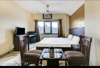 Platinum Sqs Key allows 18 year olds to book a room